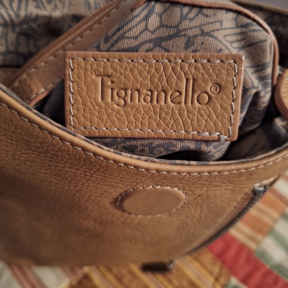 Tignanello Tan Leather Crossbody Bag Magnetic Closure Outside Zip Pocket. - Picture 2 of 6
